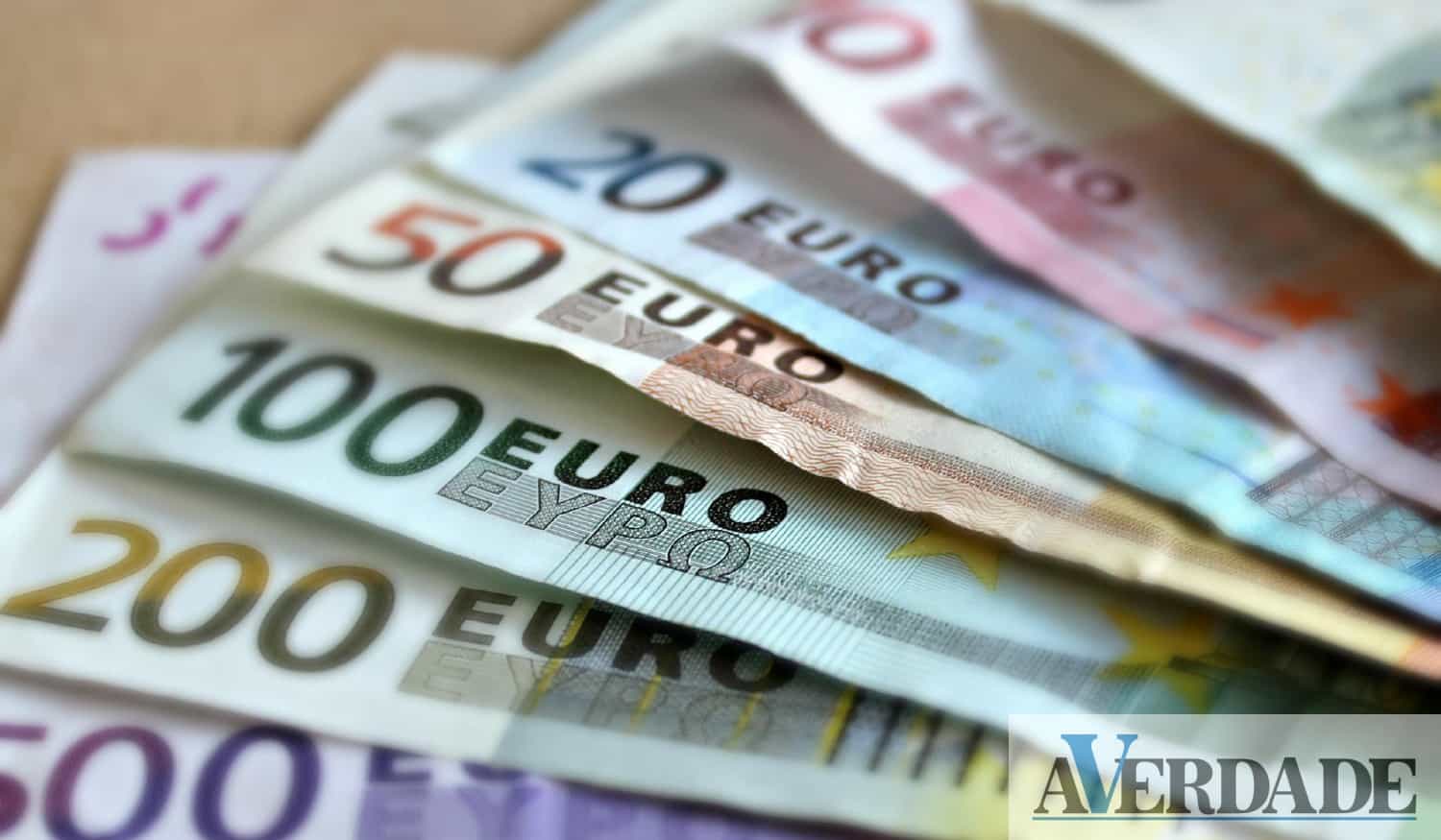 dinheiro notas euros