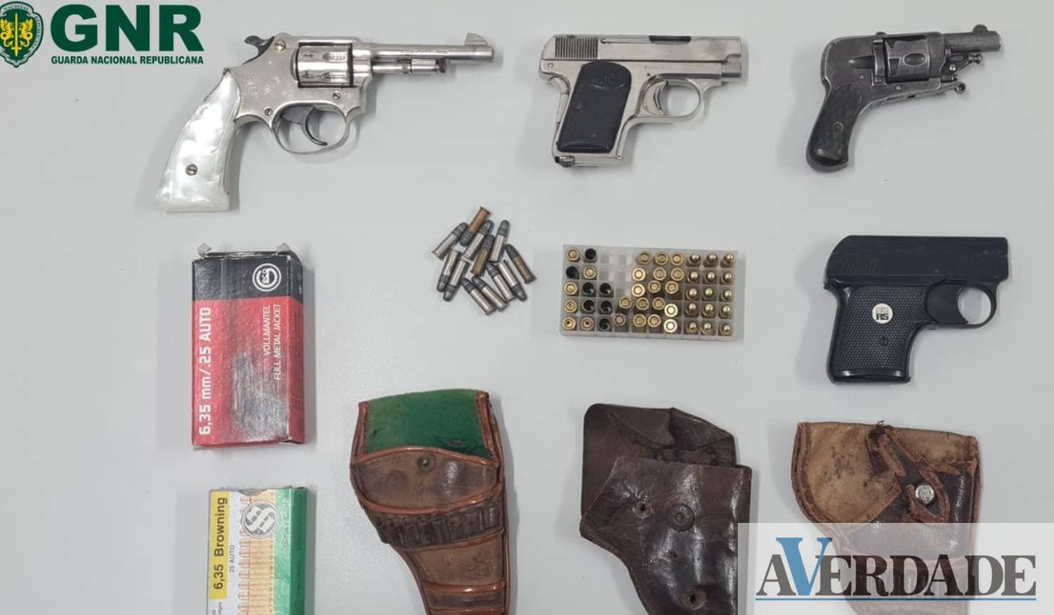 Homem de 77 anos detido por posse ilegal de armas em Cinfães | A Verdade