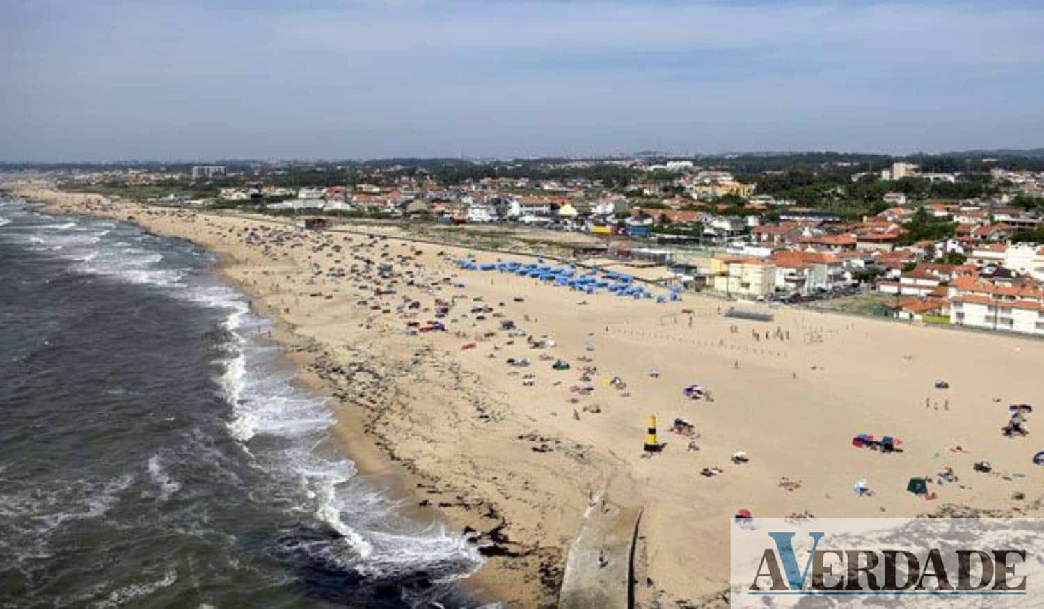 Corpo em elevado estado de composição foi encontrado na praia da Aguda